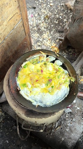 The CRAZIEST Egg Toast in India! Can You Handle It? 📍Location Kolkata in India 💰Price INR 30 #toast #streetfood #eggs #viral