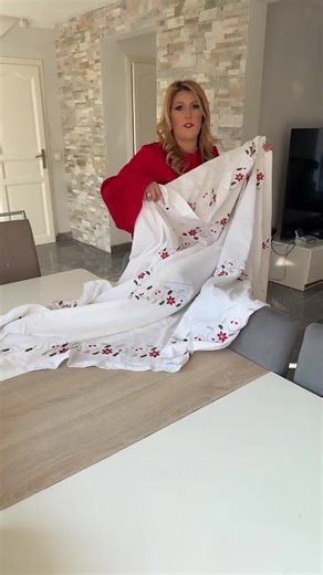 Michel Ghenia: Un Voyage Humoristique entre Algerie et Paris