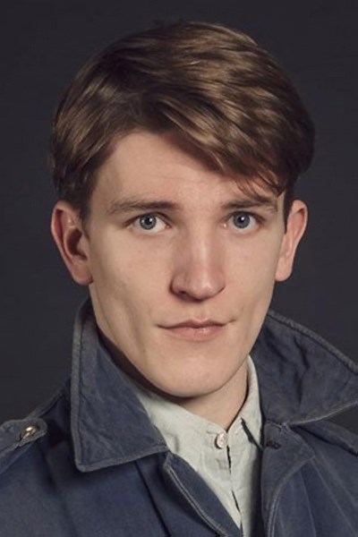 Ewan Mitchell | Actor