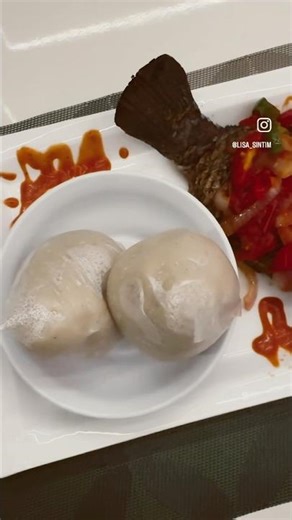 Check out Vegas Lounge 🇬🇭😱 #africa #ghana #kumasi #travel #food #restaurant #night #banku