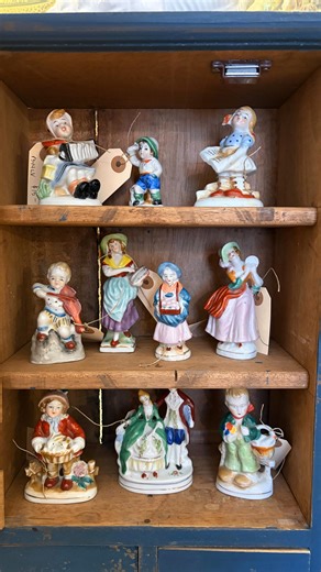 A little shop tour of Landmark Vintage at Persnickety by Jen Farley. Excited to share items sourced over winter break. Come see us! @persnicketybyjenfarley Thursday -Sunday 11-5 #landmarkvintagefinds #shopvintage #shopsmall #altonillinois #collected | Landmark Vintage by Erica Swagler