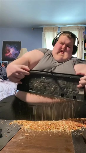 Clean your keyboard, please 😱 | keyboard cleaning