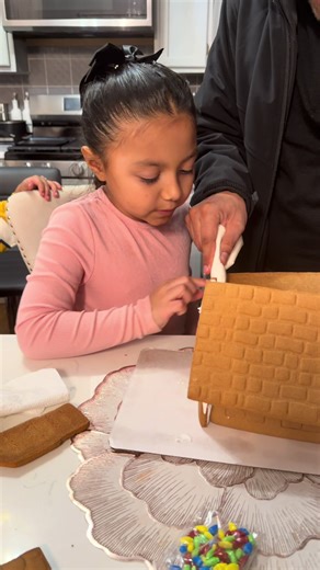 Gingerbread houses 🎄🎅🏼 #gingerbread #childhood #love