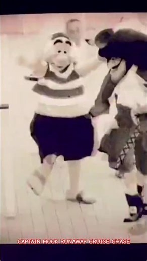 Captain Hook Runaway cruise Chase #funny #gracioso #video #disney #videogracioso #chistoso