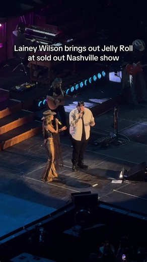 Lainey Wilson Surprises with Jelly Roll at Nashville Show