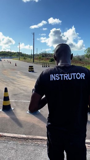 85K views · 13K reactions | ÚLTIMAS VAGAS!  Dia 20/09, em Salvador, acontece o Curso de Direção Defensiva e Evasiva – RESTA.  Aprenda técnicas que podem salvar sua vida no trânsito. ⚡ Treinamento prático e direto, sem enrolação.  Garanta sua vaga antes que acabe!  Inscrições abertas – últimas oportunidades!  Quanto vale a sua segurança? | Ezequiel Direção Evasiva | Facebook