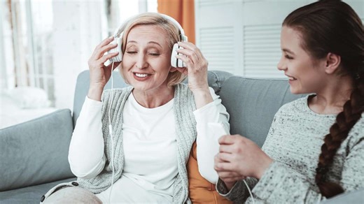 Gen Z, Millennials, Babyboomer: Diese Eigenschaften werden den Generationen zugeschrieben