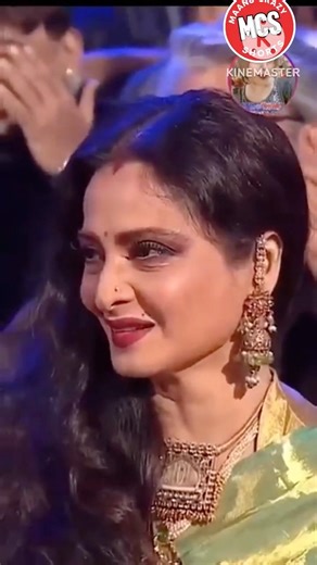 Ek pardesi mera dil le gaya❤️🥰🌹#shortsvideo#trendingshorts#Hindi song#YouTube Best#90s #shorts