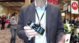Motorola Droid RAZR MAXX Hands-on Video