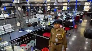 Amid debate on 3 offs a week, Indian bank employees want 5 days work-week; heres why