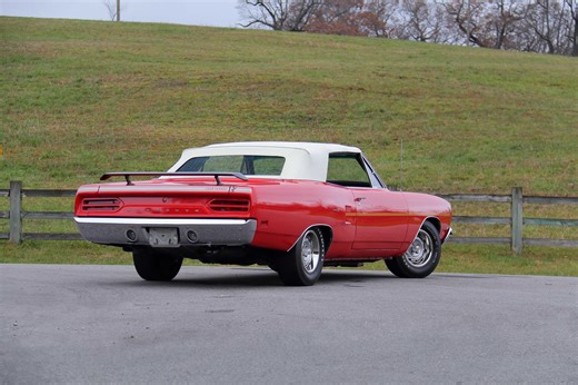 1970 Plymouth Road Runner Convertible Is a Rare Mopar With a 6-Bbl Secret