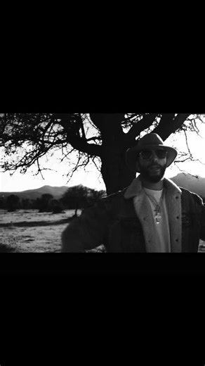 KXLLMAURX on Instagram: "Surprise Surprise motherfuckerZzzzz Video ufficiale di "Double Trouble" Feat @lebonwski Estratta dal mio nuovo album Crackhouse e Cucchiai. Fuori sul mio canale YouTube. Link in Bio Diretto da @green_grass_film @matte.ci Tregattirec Un grazie speciale va a mio fratellone @scasciolero per aver prima sognato questa collaborazione e fatto in modo che si concretizzasse, dalla scelta del Beat , fino alla realizzazione del video. Grazie Bro. Grazie a Salmo per avermi dato la p