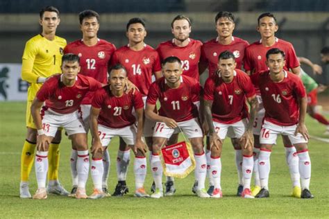 Bermain Sepak Bola di Indonesia