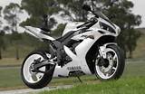 Pictures of Yamaha R1 White Rims