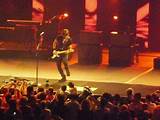 Pictures of Keith Urban Playing Guitar Solo