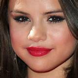 Selena Gomez With Makeup Photos