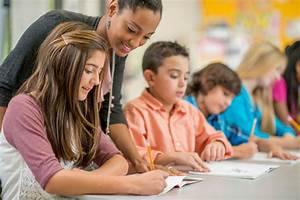 teacher teaching students