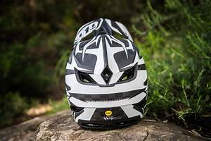 9 Of The Best Full Face Helmets Vital Mtb Roundup Mountain Bike