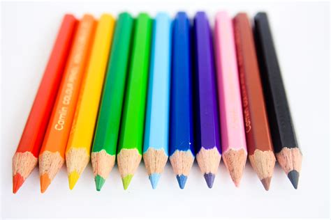 Tekanan Pensil Warna