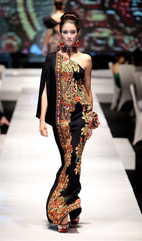 Batik Fashion Indonesia