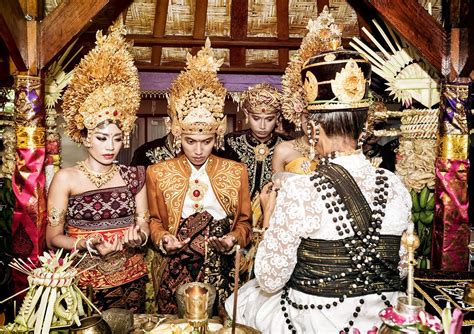 Hari Sabtu ceremony Indonesia