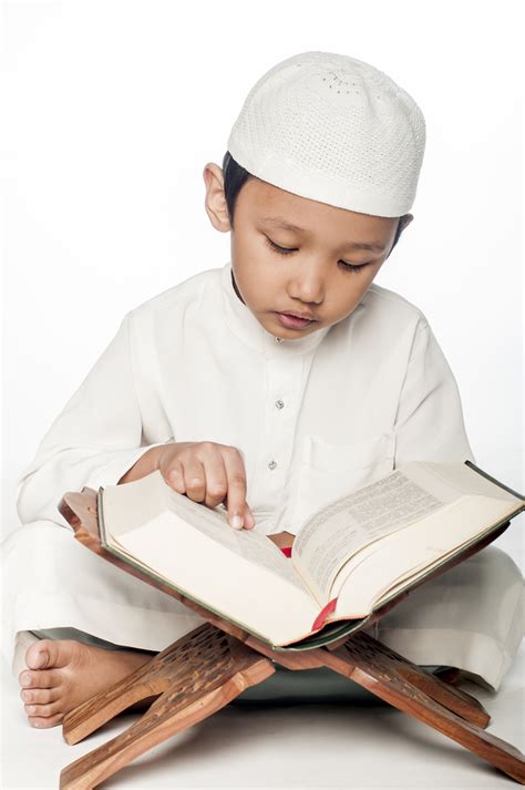 Membaca Al Quran dengan Khusyuk
