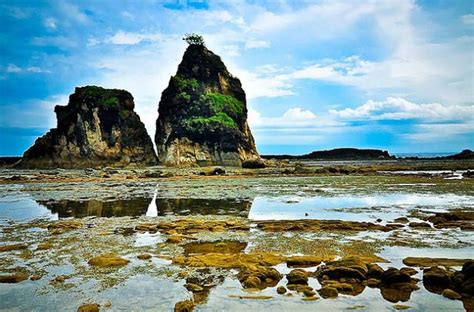 Srikandi Pantai Sawarna Banten Indonesia