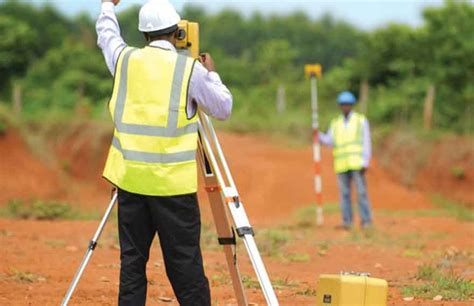 Surveyor pengendalian kualitas pembangunan