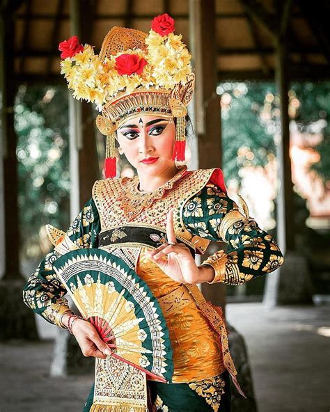 Busana Tari Bali
