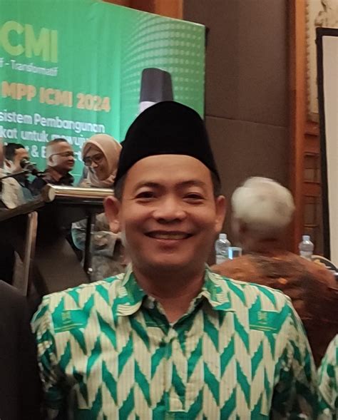 dr. Adrin Amin, Sp.U di padang