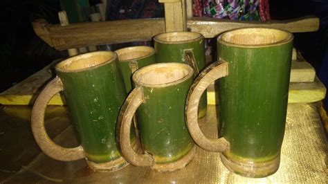jamur dalam gelas bambu