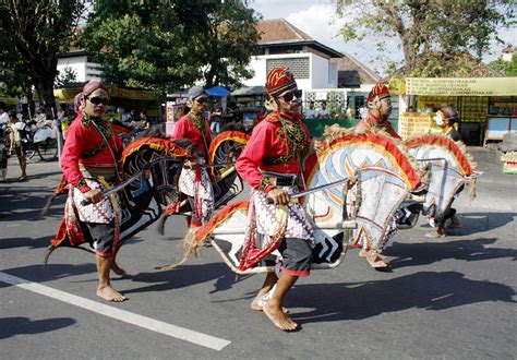 kuda-kuda tengah Indonesia