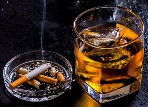 Menghindari Kebiasaan Merokok dan Mengonsumsi Alkohol Berlebihan