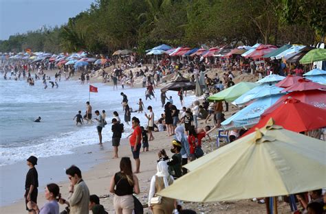 pantai saat kemarau