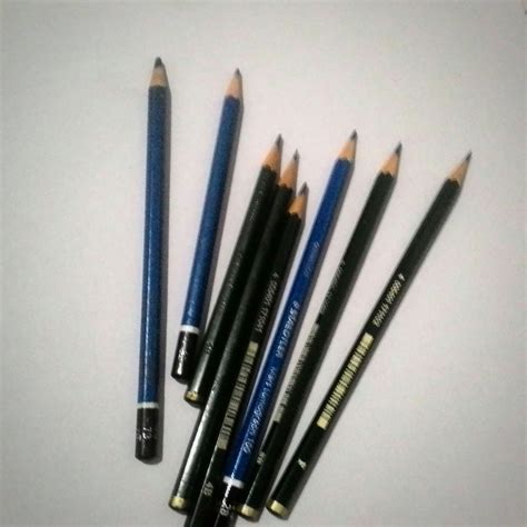 pensil untuk menulis