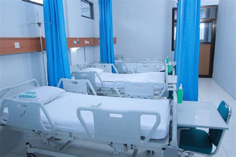 ruang tidur pasien klinik kesehatan