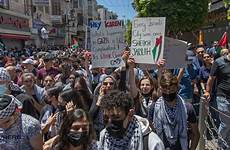 palestine palestinians support gaza protest ramallah nasser tepi palestina pemogokan melakukan occupied chant demonstration occupation slogans
