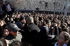 wall jewish orthodox ultra jerusalem western women praying after men girls protest judaism fights erupt block try group site foxnews