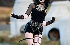 goth gothic style emo fashion girls hot model outfits punk dark metal gf ropa women victorian clothes look rock estilo