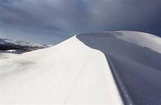 sahara neve algeria nieve deserto sabbia virali pazzo meteo dunes rare sprinkles saharan