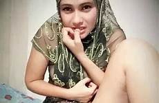 arab bugil kurdish jilbab muda melayu tante tudung exhibitionist posing orgasme