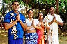 sinhala tamil year sinhalese sri lanka people lankan man thanjavur woman buddhist overview festivals community who month april links weebly