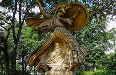 pallas statue athene danse la paris athena triomphale statues varsovie place called shows first eutouring