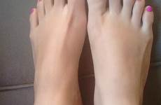 polish toenails