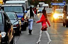 prostituierte berlin prostitution hure kurfuerstenstrasse freier ziehen brandenburg tiergarten
