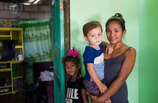 philippines prostitutes australian slum filipino sex children city tourism old inside father child angeles philippine young mixed mother australia women