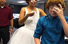 fight wedding bride dress