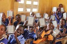 reading children ghana worldreader read learn study readers shows help