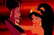 aladdin hypnotized jafar kisses disneyscreencaps villains vezes errados foram bem princesses screencaps cutewallpaper alladin villain animationscreencaps