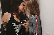 kissing bisexual lez novio